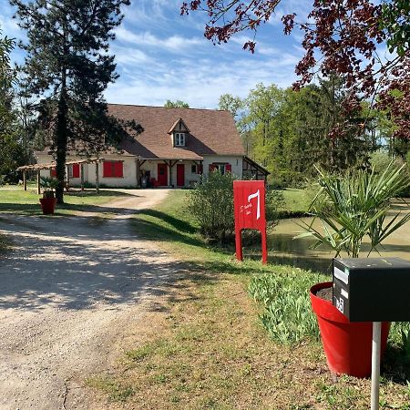 Hotel L'Etang Des 7 Le Controis-en-Sologne Exterior foto
