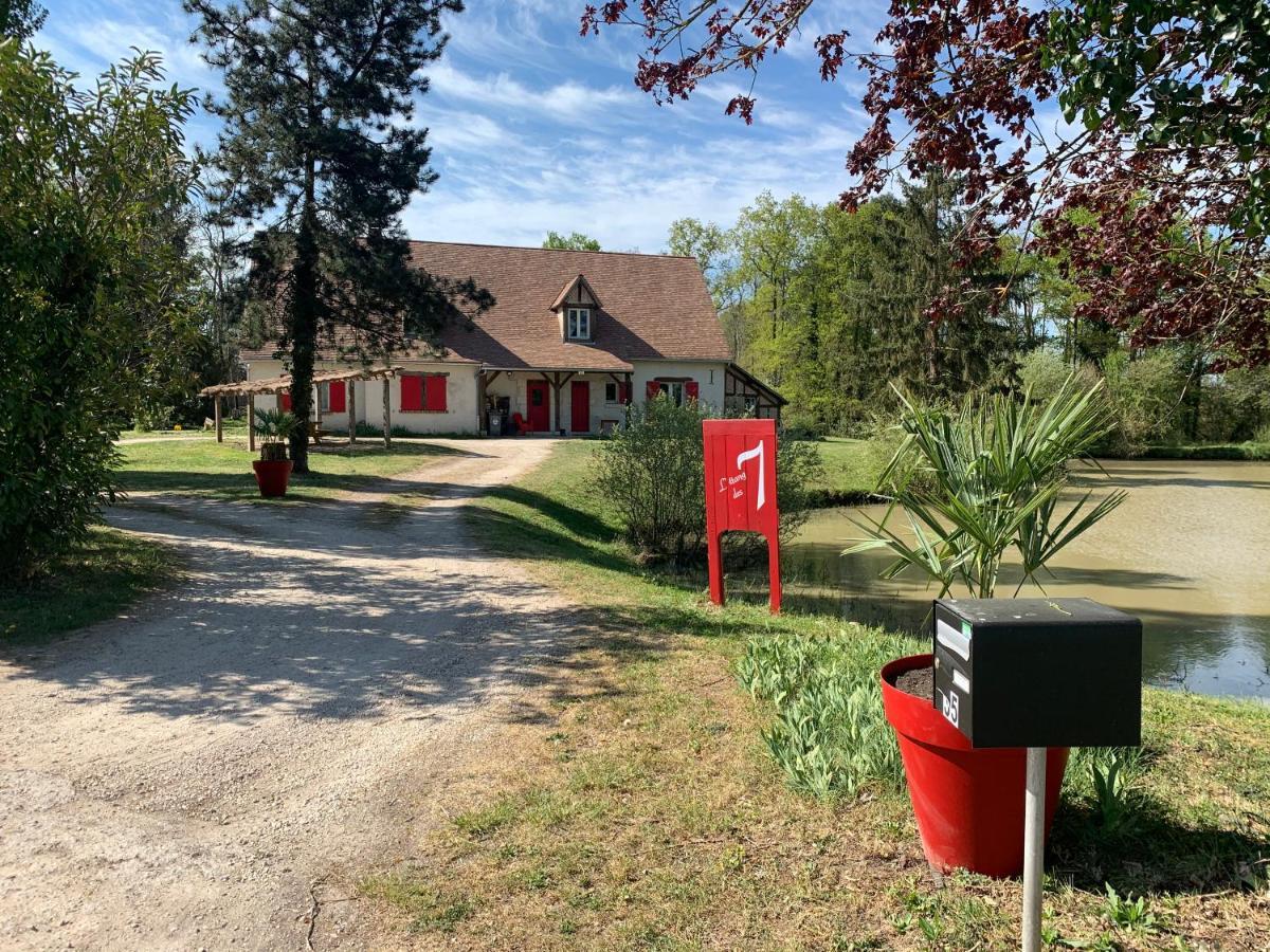 Hotel L'Etang Des 7 Le Controis-en-Sologne Exterior foto